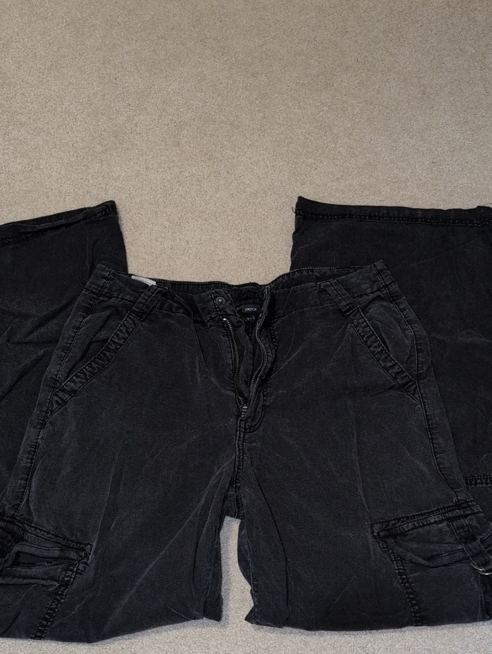 American Eagle Black Cargo Pant Size 8 Reg